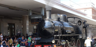 Pietrelcina, treno storico: la panchina di Padre Pio diventa un monumento