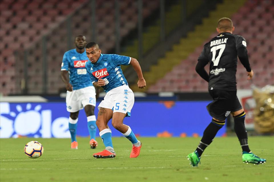 Calcio Napoli, dominio azzurro 3-0 al Parma