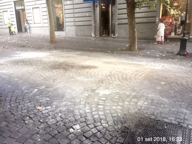 Il Comune di Napoli ha rimosso la fontana ‘Itaca’ posta al centro di via Scarlatti al Vomero. Dove sarà collocata dopo gli interventi di restauro? #fontanaitaca #vomero #comunedinapoli #gennarocapodanno