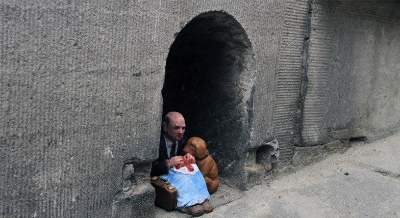 Centro Storico di Salerno: rubate alcune opere di Isaac Cordal