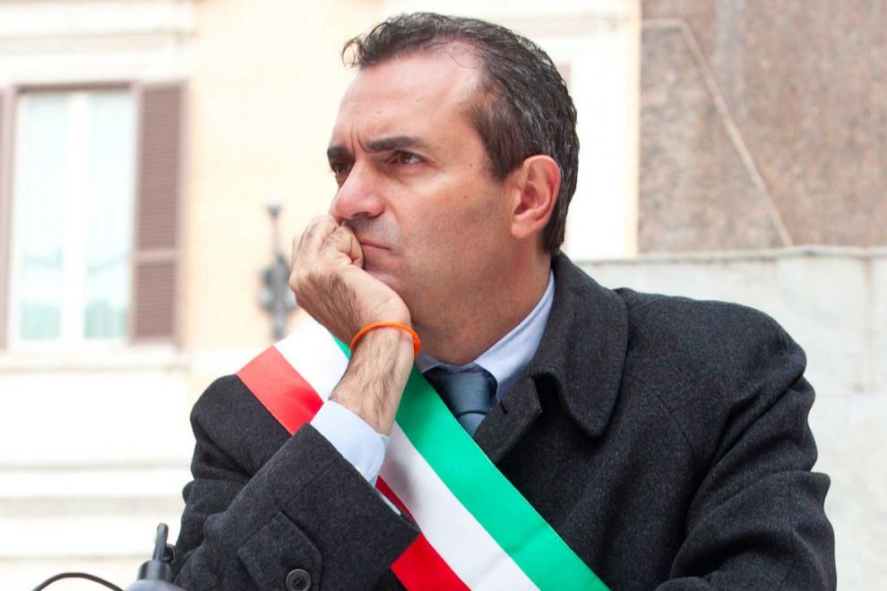 Luigi De Magistris al veleno su Salvini “poliziotto”: “Indaghi su se stesso”