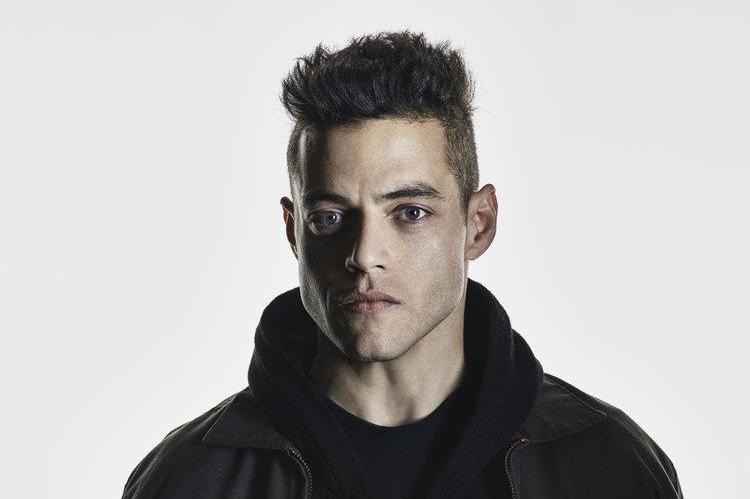 Netflix, cambio di serie tv: fuori Mr. Robot, dentro Sisters