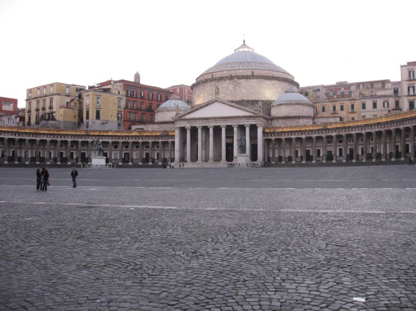 Napoli, partito cantiere in piazza Plebiscito: concerti a rischio
