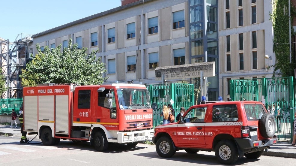 Incendio scuola Bosco Lucarelli, associazioni vogliono chiarezza