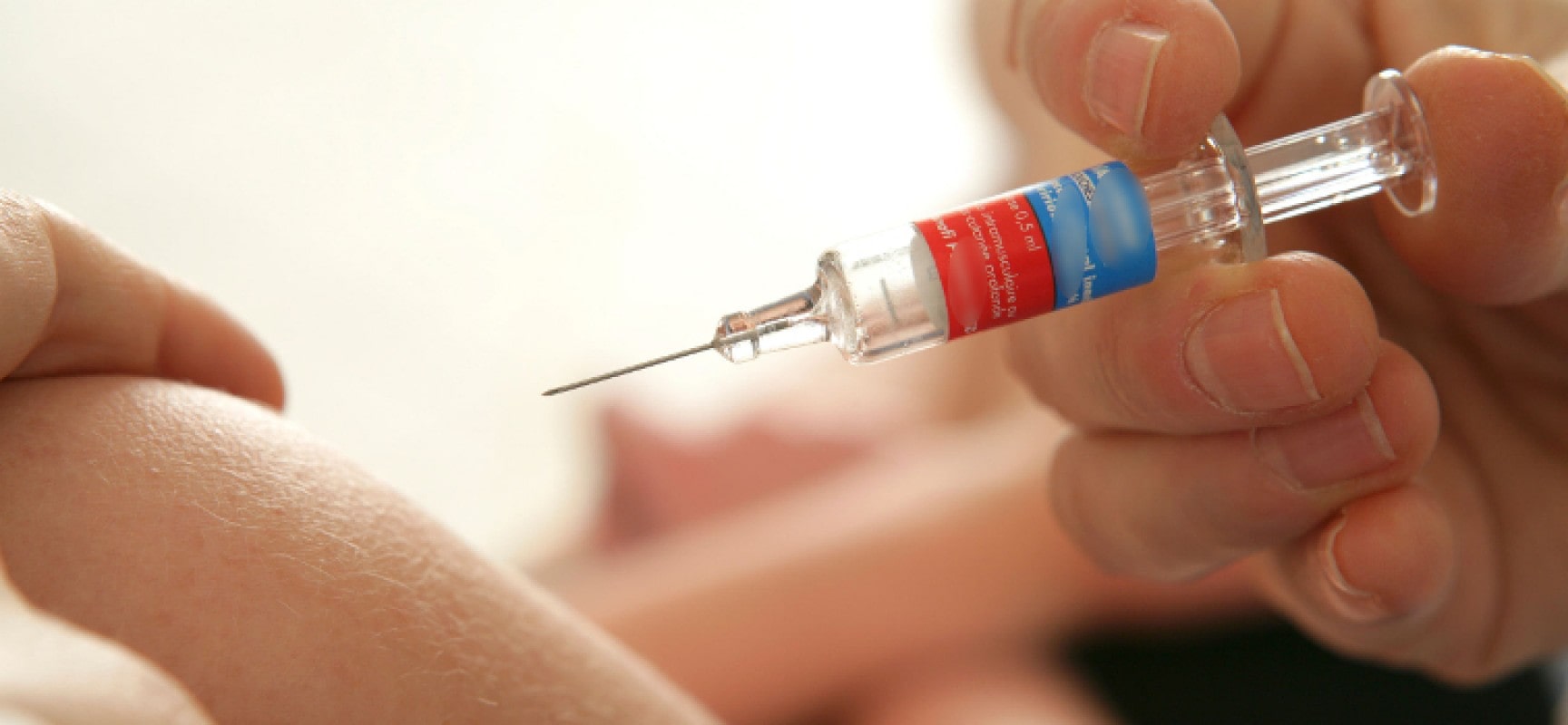 Vaccini, Governo ritira il decreto: l’annuncio di Paolo Siani