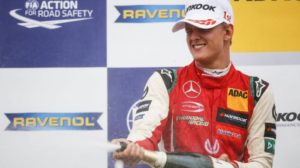 Sulle orme del padre, Mick Schumacher vince il titolo di Formula 3