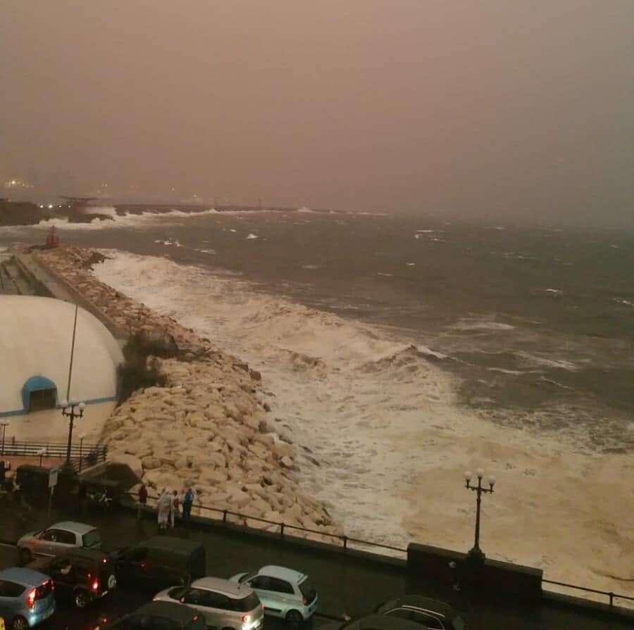 Allerta meteo a Napoli, domani 30 ottobre scuole chiuse