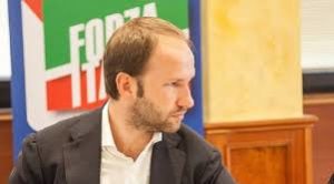 Caserta, Forza Italia sparisce: tre consiglieri cambiano partito