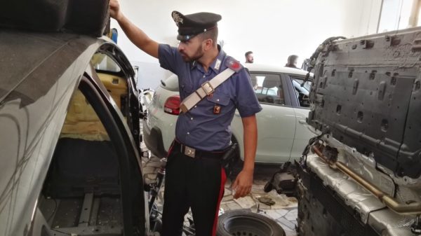 Marano di Napoli, ritrovate tre auto rubate in un capannone