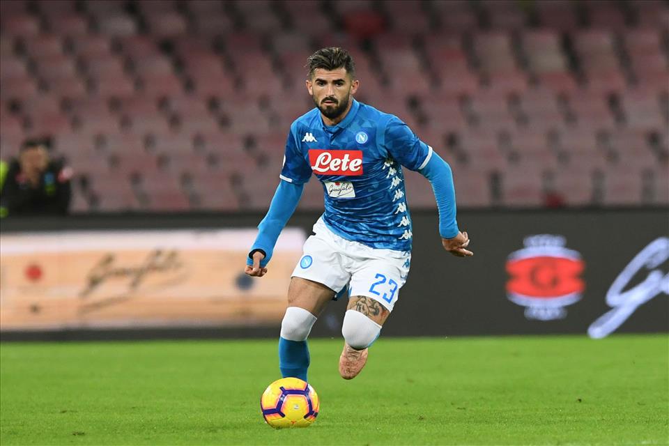 Calcio Napoli bloccato sull’1-1 dalla Roma al San Paolo Calcio Napoli bloccato sull’1-1 dalla Roma al San Paolo