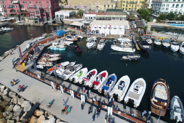 Navigare, da sabato 20 al Circolo Posillipo 80 imbarcazioni in mare