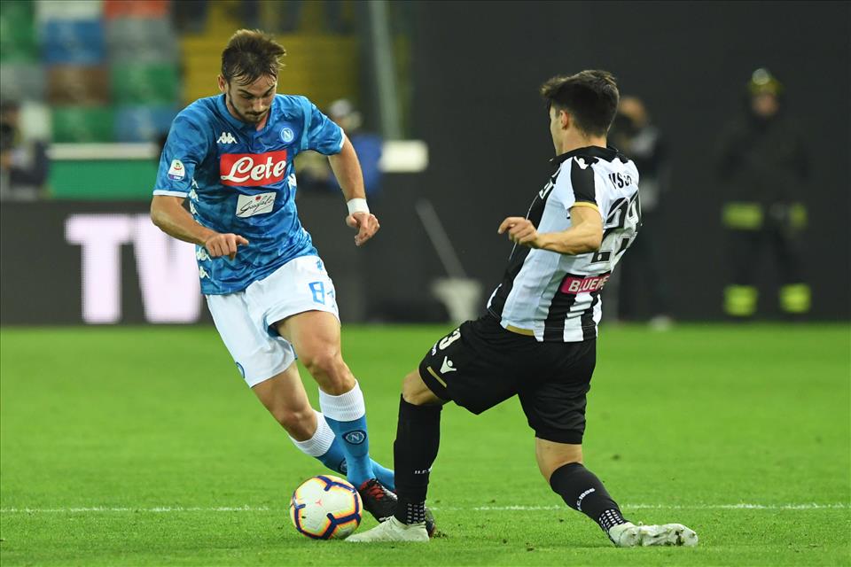 Calcio Napoli, gli azzurri segnano soffrono e vincono 3-0 ad Udine