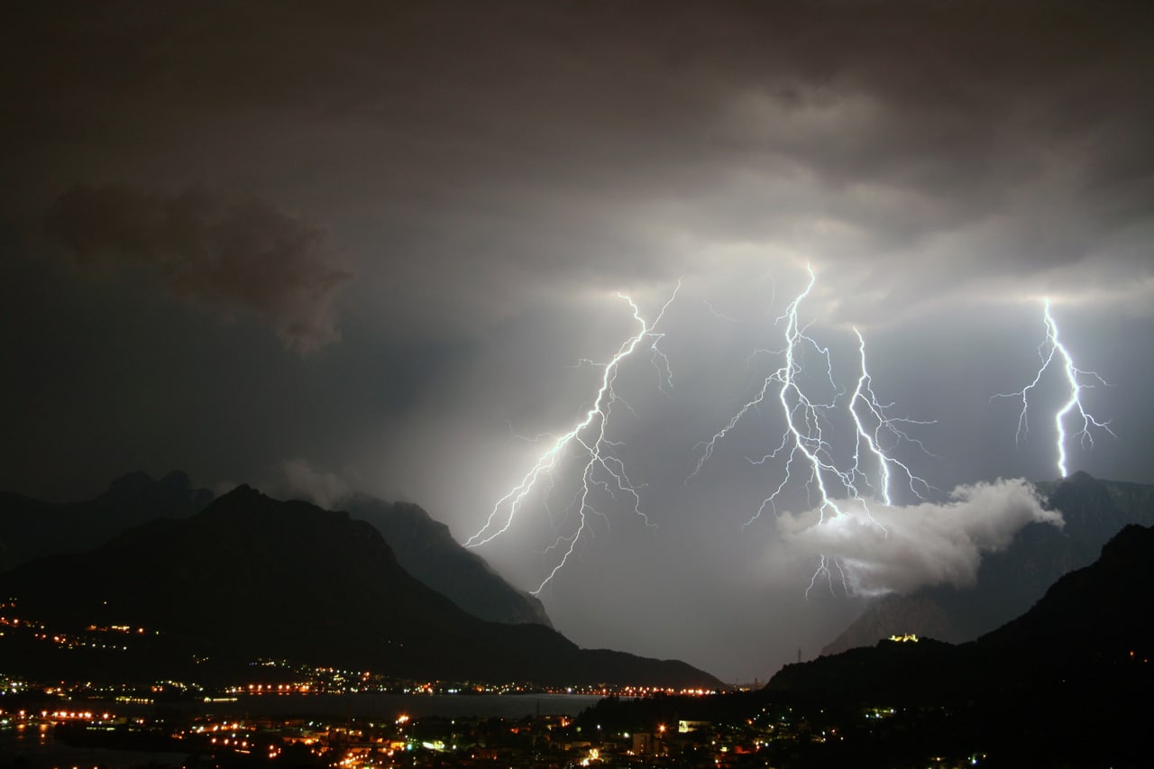 Pioggia temporali da 2anews.it Pioggia e temporali ancora allerta meteo in Campania