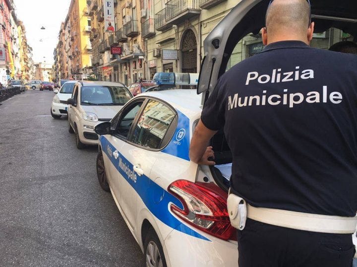 Green pass a Napoli, 160 controlli nel weekend