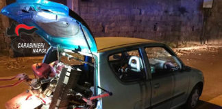 Pozzuoli: inseguito nella notte abbandona auto con macchinari agricoli rubati