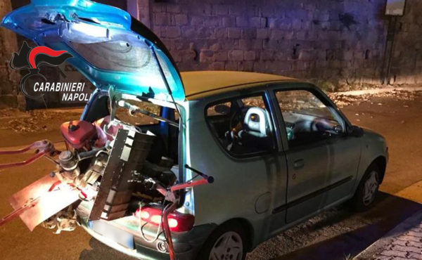 Pozzuoli: inseguito nella notte abbandona auto con macchinari agricoli rubati