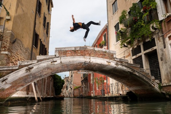 Parkour, lo sport estremo della strada: curiosità e rischi