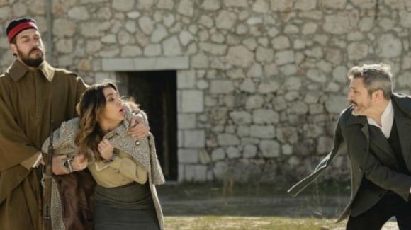 Il Segreto, puntata lunedì 5: Prudencio avvelena Consuelo Il Segreto, puntata lunedì 5: Prudencio avvelena Consuelo