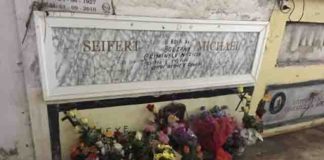 Caserta, fiori e lumini al boia nazista