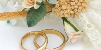 Storie di vita, si sposa prima di morire a 56 anni: era mamma di tre bambini