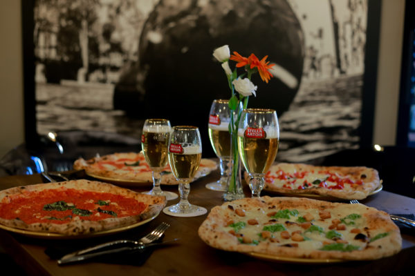 Vomero, alla Pizzeria Martucci la pizza si mangia al 'tavolo social' Vomero, alla Pizzeria Martucci la pizza si mangia al 'tavolo social'