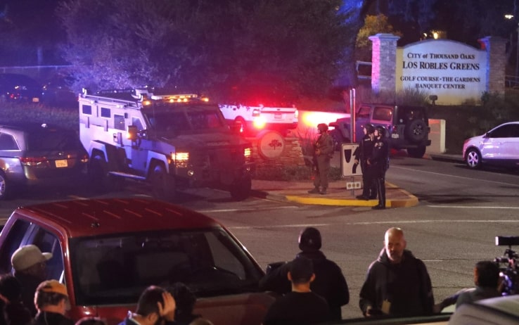 California, uomo irrompe in pub e spara: 13 morti (killer compreso)
