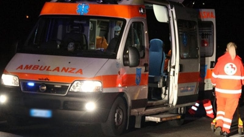 Contursi Terme, scontro tra auto sulla Fondovalle: morto 37enne
