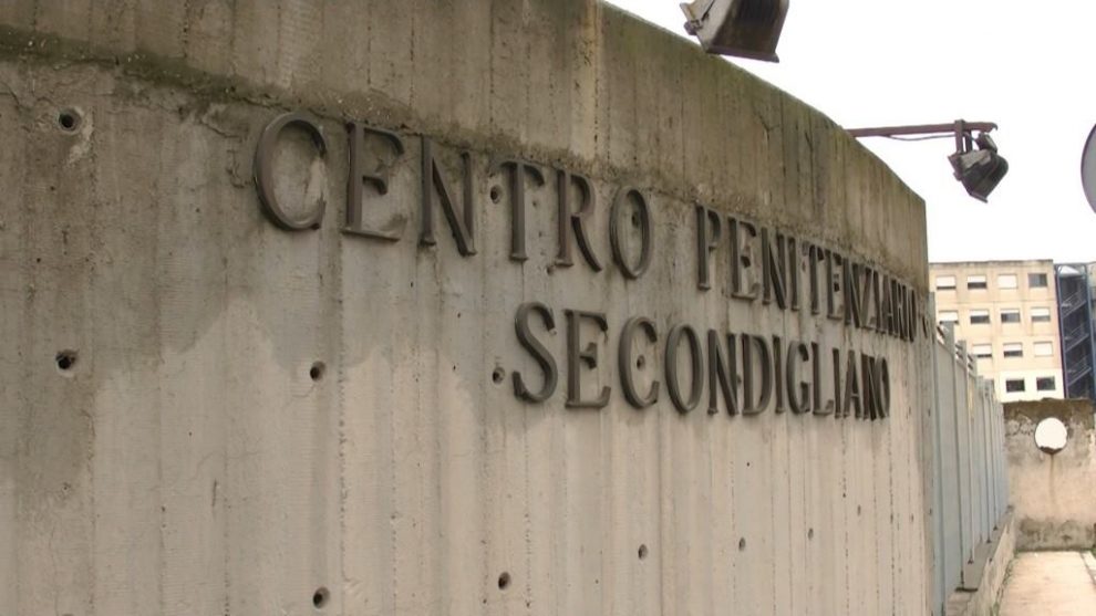 Carcere di Secondigliano, pubblica video su TikTok in cella: condannato ad altri 13 mesi
