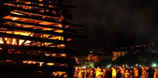 Falò contro i pentiti, fallisce la marcia anticamorra a Castellamare