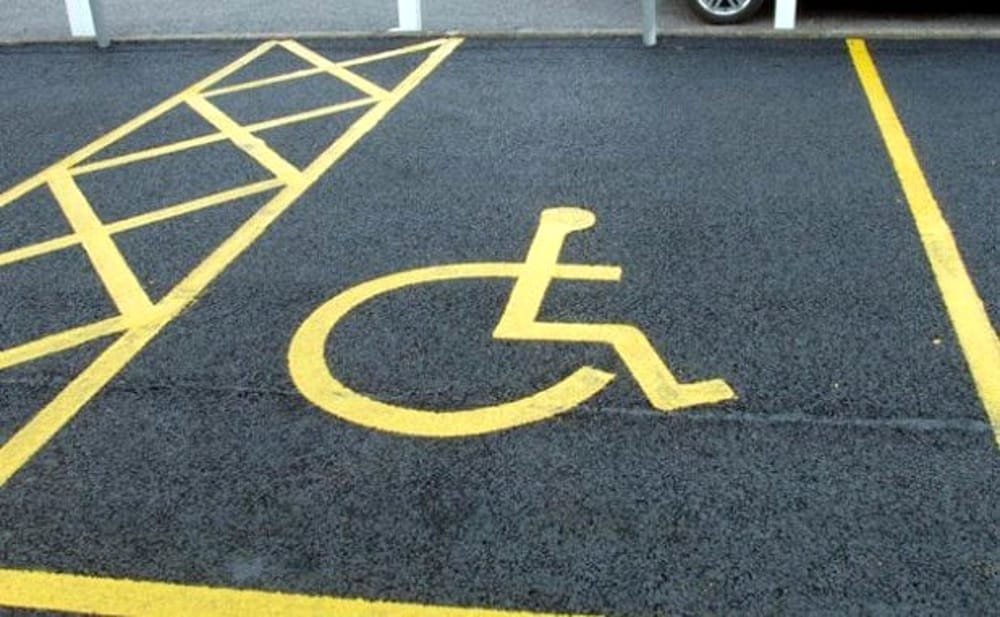 Finti disabili alla guida: a Salerno multa per 109 persone