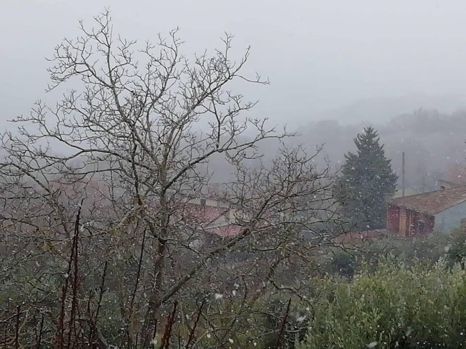 Maltempo in Campania: fiocchi di neve anche sulla statale Sannitica