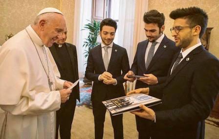 Il Volo a Panama canta davanti a Papa Francesco in diretta mondovisione