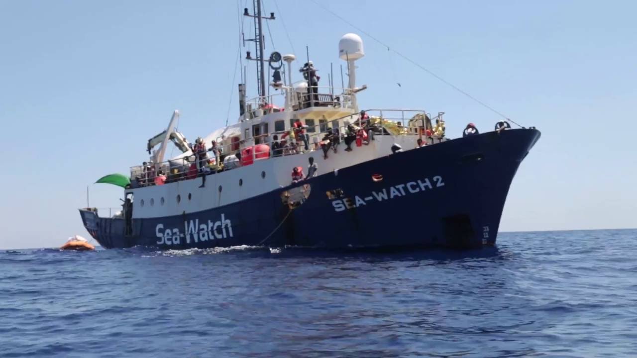 Sbarcati migranti Sea Watch, Salvini: 