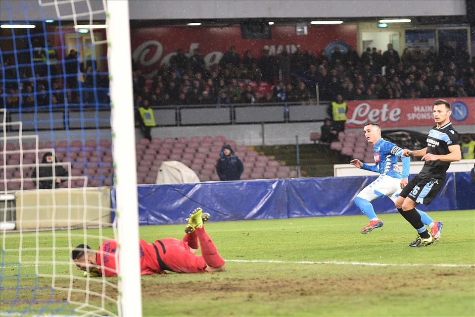 Calcio Napoli, 2-1 alla Lazio: vittoria del gruppo senza quattro pilastri