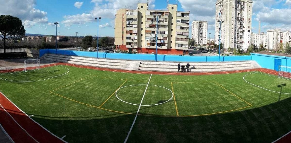 Napoli, Ponticelli: rinasce il campo da calcio della scuola De Filippo