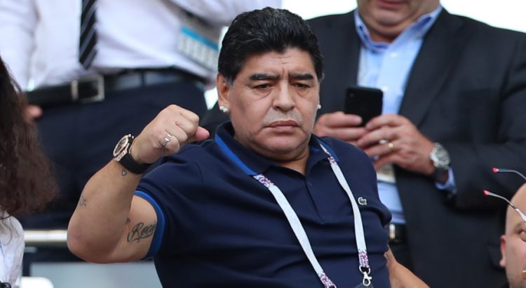 Maradona, a Rio de Janeiro intitolata una piazza con statua