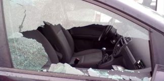 Napoli, Vomero: raid contro decine di auto parcheggiate in viale Raffaello