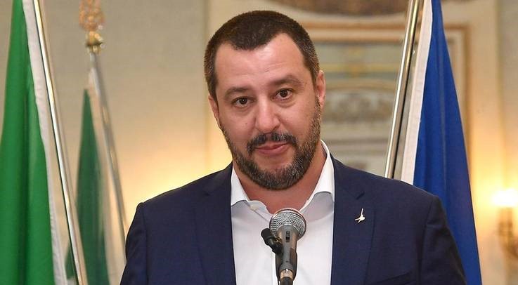 De Luca, attacco a Salvini: “10 iniziative in Campania, 11 delle quali inutili”