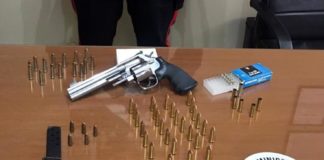 Somma Vesuviana: Rapinano una donna e si barricano in casa. I nomi dei tre arrestati
