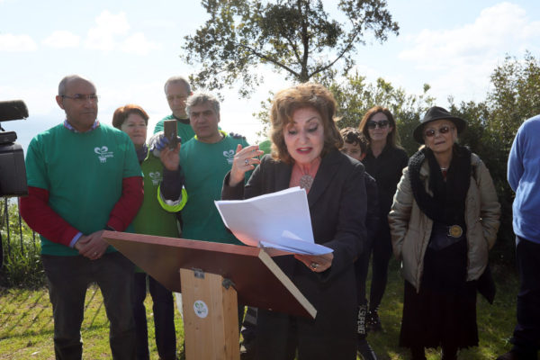 Napoli, Posillipo: centoventi volontari per la cura del Parco Virgiliano. Tutte le foto Napoli, Posillipo: centoventi volontari per la cura del Parco Virgiliano. Tutte le foto
