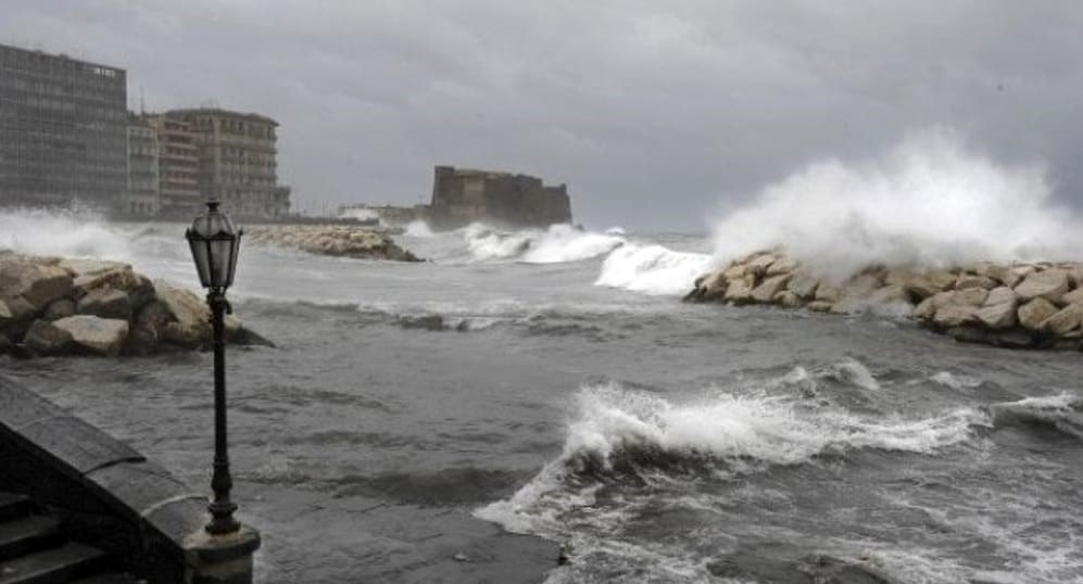 Allerta meteo in Campania per temporali e raffiche di vento