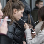 Aumentano le donne che fumano: ridurre lo stress può aiutare a smettere