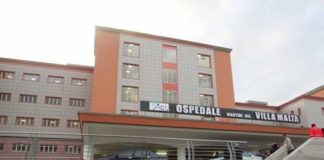 San Valentino Torio, crede di bere aranciata ma è candeggina: 21enne in ospedale