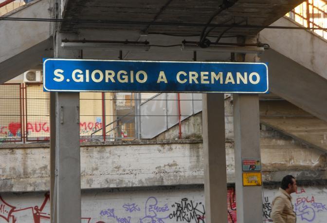 San Giorgio, stupro in stazione Circumvesuviana: minacce sul web agli indagati