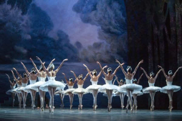 Teatro San Carlo: Tutti gli eventi della "Regione Lirica" in Piazza del Plebiscito. Date e orari