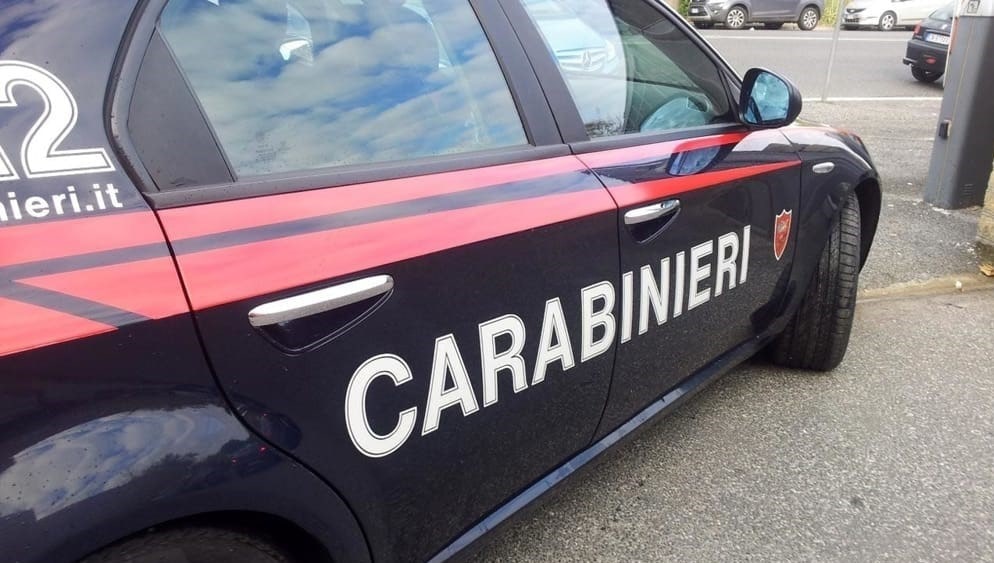 Autista sequestra scuolabus con 51 passeggeri a bordo e dà fuoco: tutti salvi