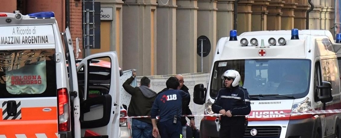 Bologna, morto bimbo di 2 anni caduto da carro di Carnevale: aperta inchiesta