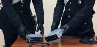 Scampia: furti di car stereo nel parcheggio della Stazione Marianella. Arrestato 33enne