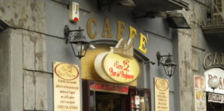 Napoli: Spari contro i vetri del 'Caffè del Professore e del bar 'Monide'