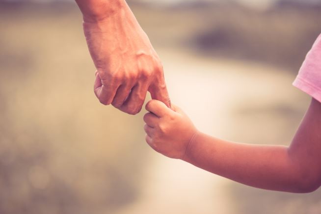 Festa del papà 2023, cinque citazioni per fare gli auguri